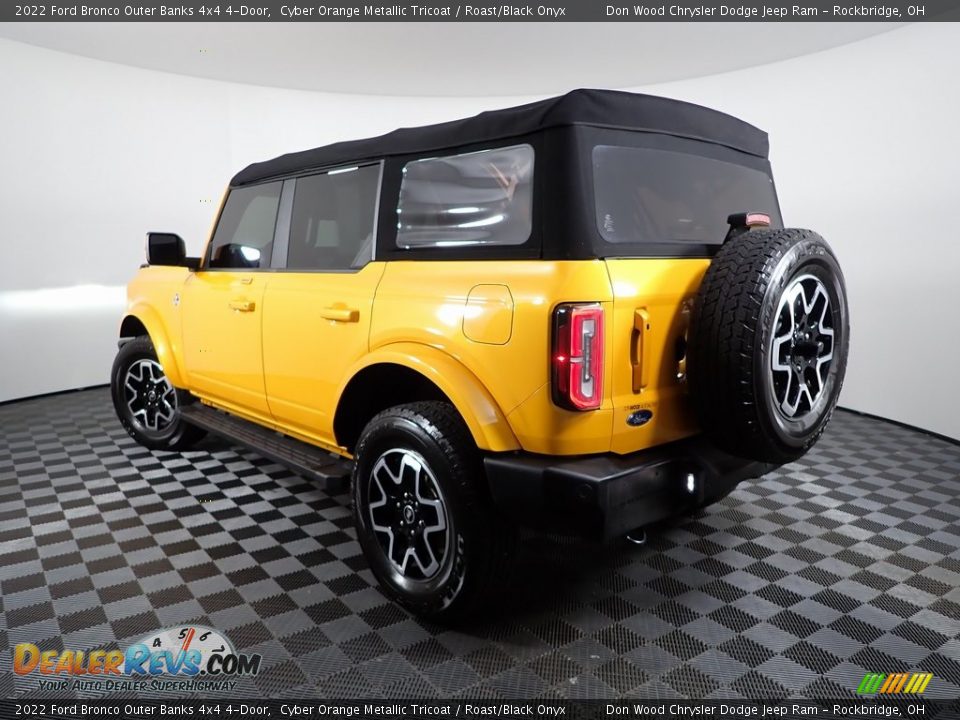 2022 Ford Bronco Outer Banks 4x4 4-Door Cyber Orange Metallic Tricoat / Roast/Black Onyx Photo #8