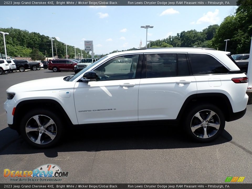 2023 Jeep Grand Cherokee 4XE Bright White / Wicker Beige/Global Black Photo #2