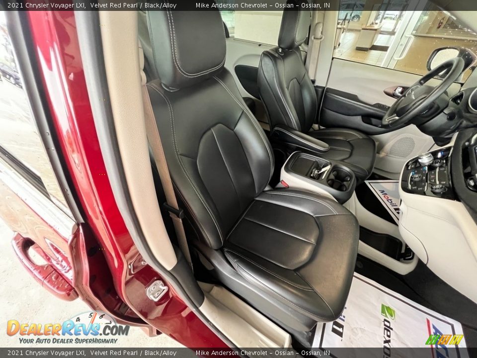 2021 Chrysler Voyager LXI Velvet Red Pearl / Black/Alloy Photo #23