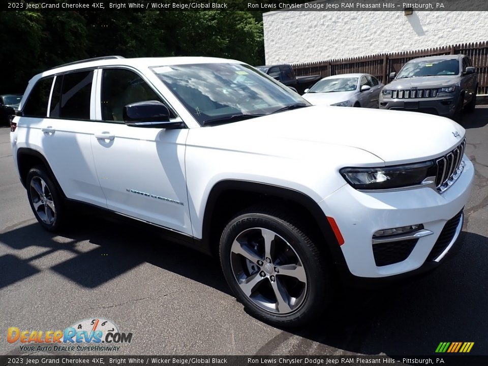 2023 Jeep Grand Cherokee 4XE Bright White / Wicker Beige/Global Black Photo #8