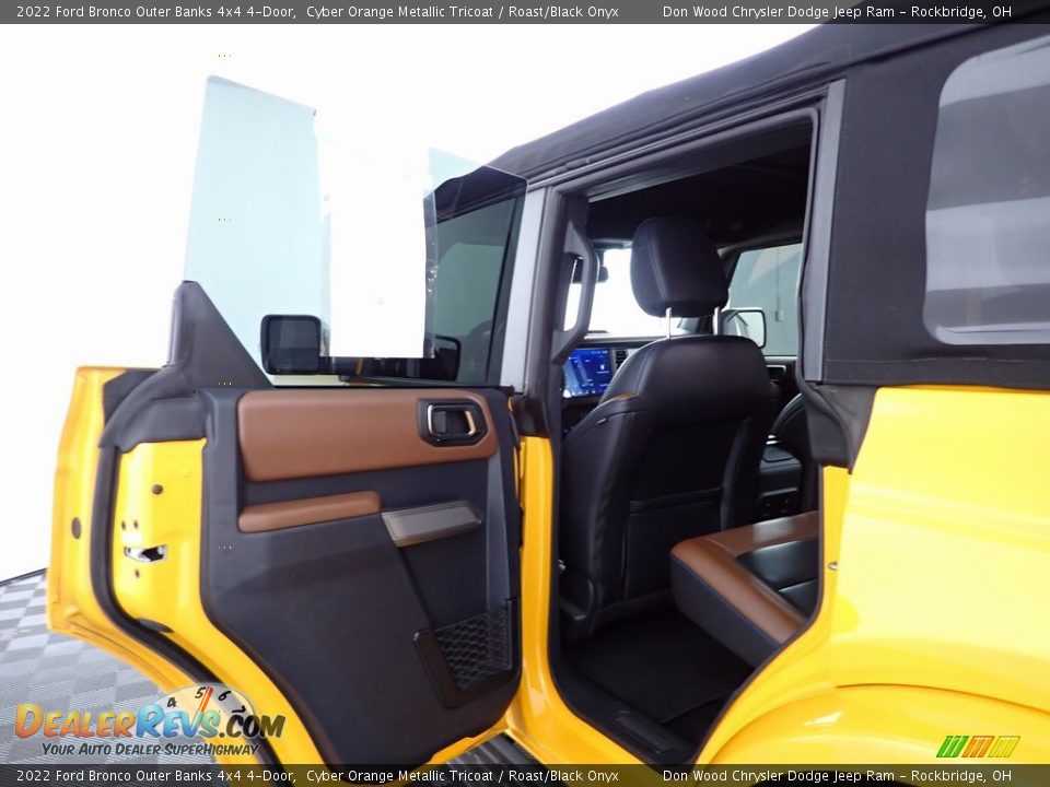 2022 Ford Bronco Outer Banks 4x4 4-Door Cyber Orange Metallic Tricoat / Roast/Black Onyx Photo #25