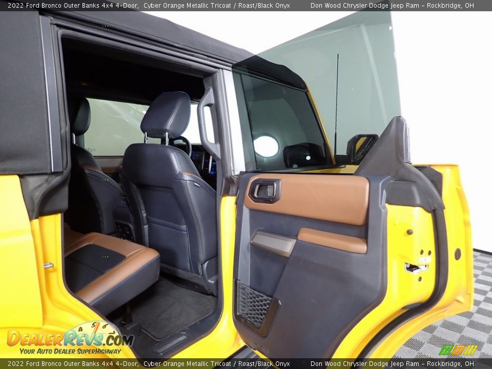 Door Panel of 2022 Ford Bronco Outer Banks 4x4 4-Door Photo #30