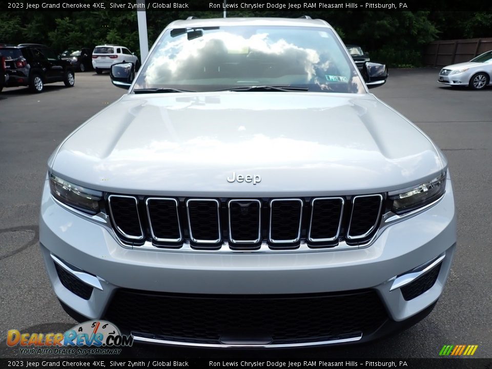 2023 Jeep Grand Cherokee 4XE Silver Zynith / Global Black Photo #9