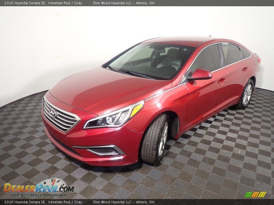 2016 Hyundai Sonata SE Venetian Red / Gray Photo #8