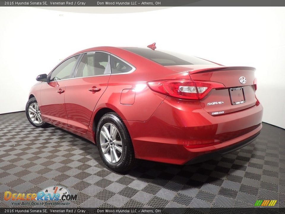 2016 Hyundai Sonata SE Venetian Red / Gray Photo #9