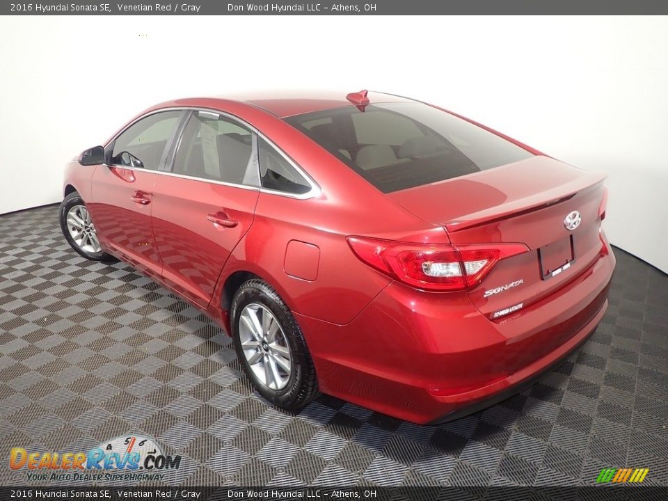 2016 Hyundai Sonata SE Venetian Red / Gray Photo #10