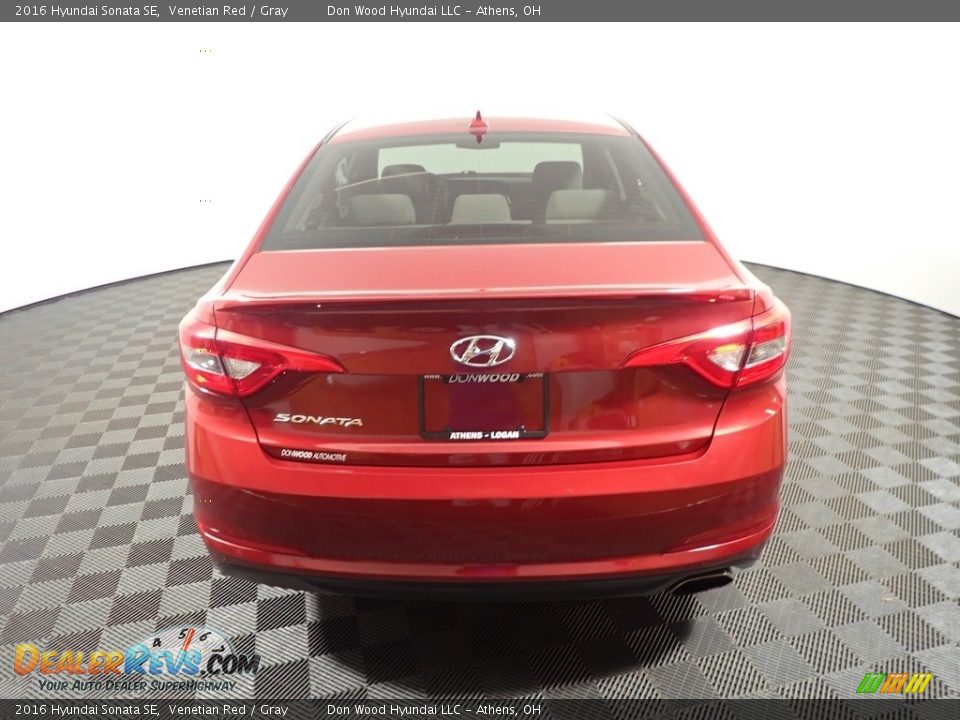 2016 Hyundai Sonata SE Venetian Red / Gray Photo #11