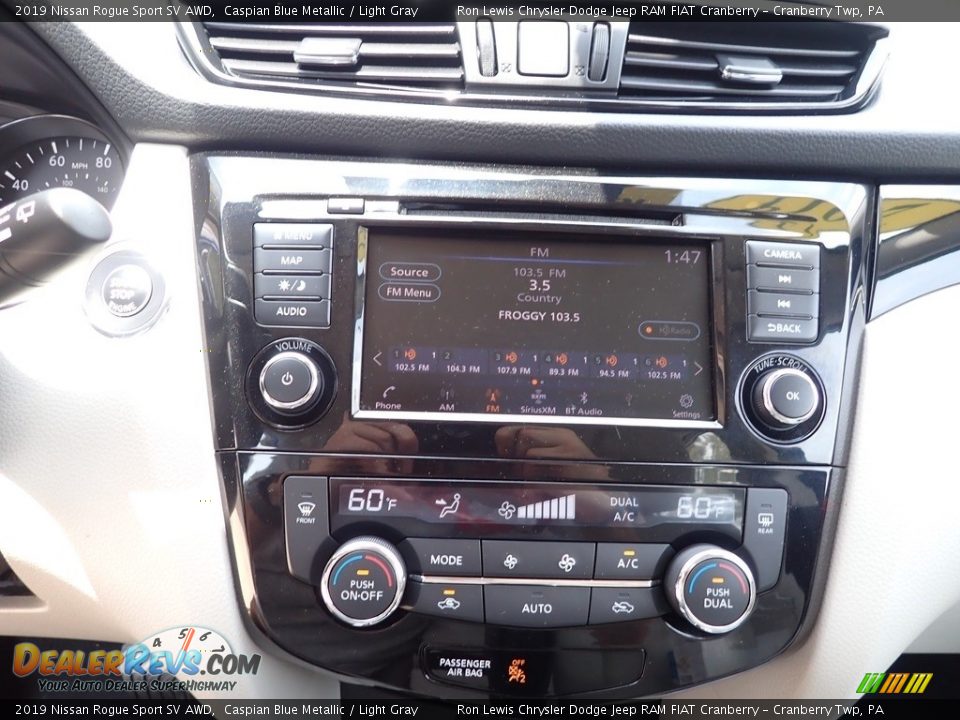 Controls of 2019 Nissan Rogue Sport SV AWD Photo #16