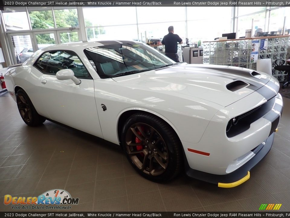 Front 3/4 View of 2023 Dodge Challenger SRT Hellcat JailBreak Photo #8