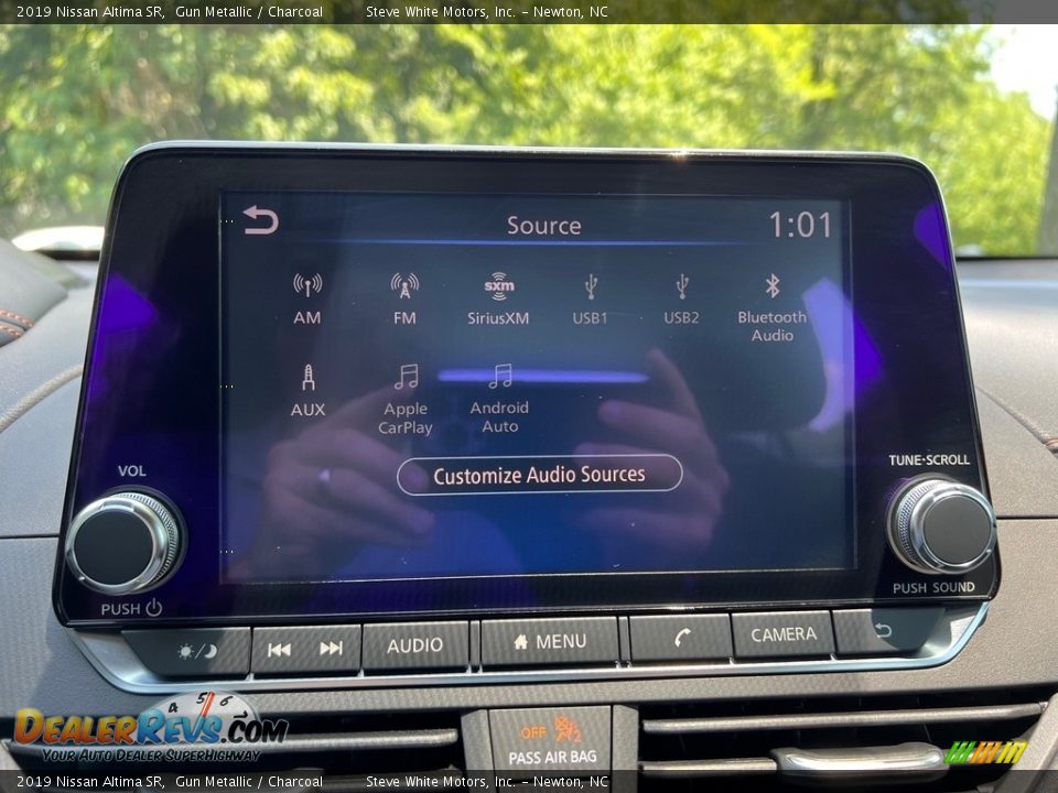 Controls of 2019 Nissan Altima SR Photo #20