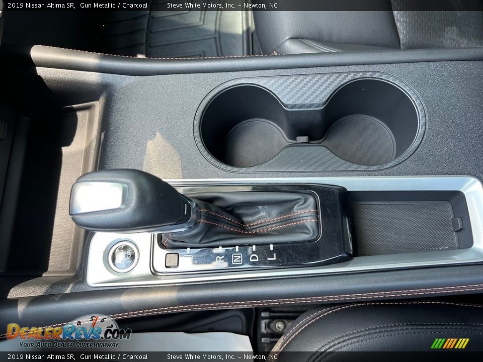 2019 Nissan Altima SR Shifter Photo #24