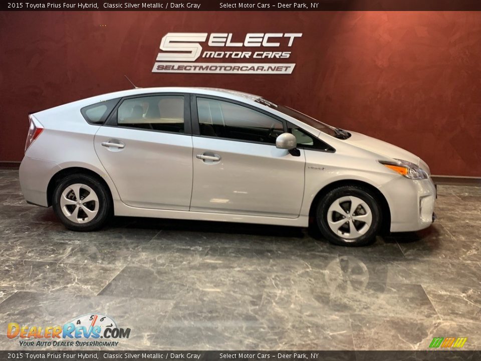 2015 Toyota Prius Four Hybrid Classic Silver Metallic / Dark Gray Photo #4