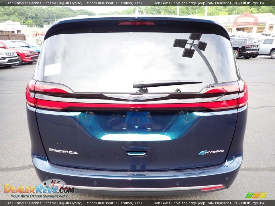 2023 Chrysler Pacifica Pinnacle Plug-In Hybrid Fathom Blue Pearl / Caramel/Black Photo #4