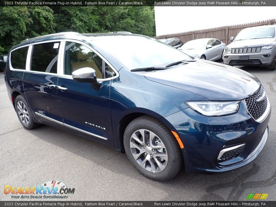 2023 Chrysler Pacifica Pinnacle Plug-In Hybrid Fathom Blue Pearl / Caramel/Black Photo #8