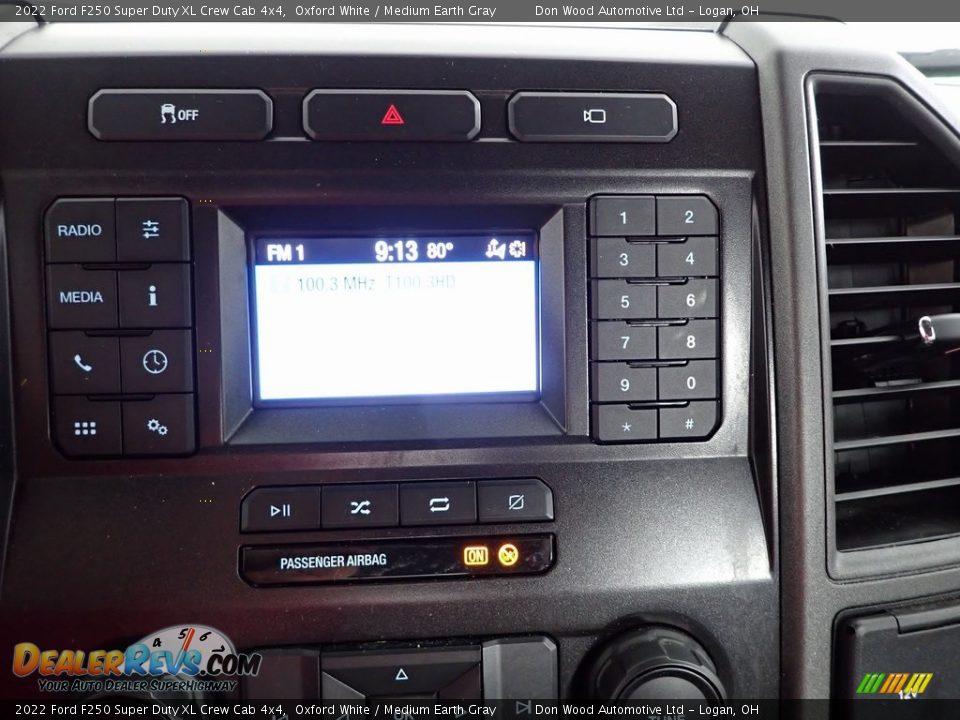 2022 Ford F250 Super Duty XL Crew Cab 4x4 Oxford White / Medium Earth Gray Photo #2