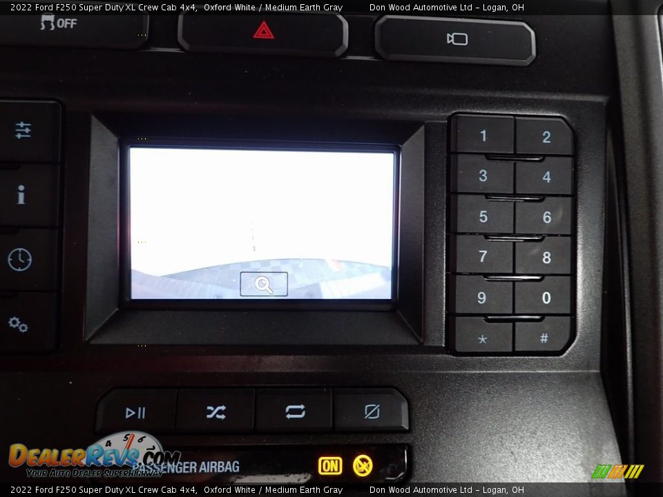 2022 Ford F250 Super Duty XL Crew Cab 4x4 Oxford White / Medium Earth Gray Photo #3