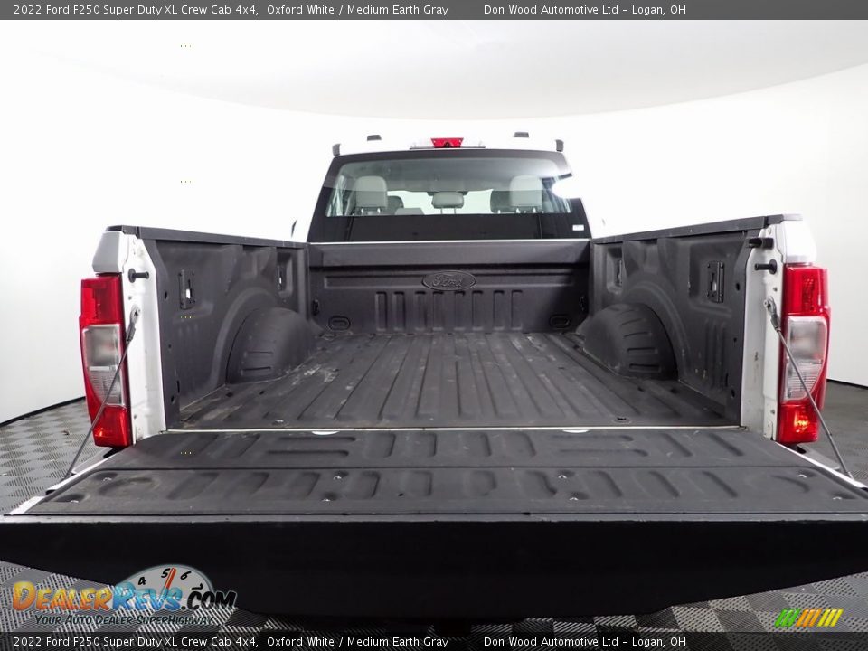 2022 Ford F250 Super Duty XL Crew Cab 4x4 Oxford White / Medium Earth Gray Photo #8