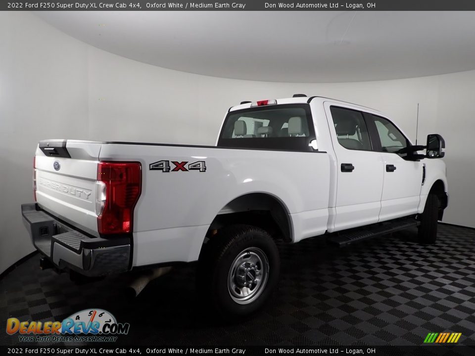2022 Ford F250 Super Duty XL Crew Cab 4x4 Oxford White / Medium Earth Gray Photo #9