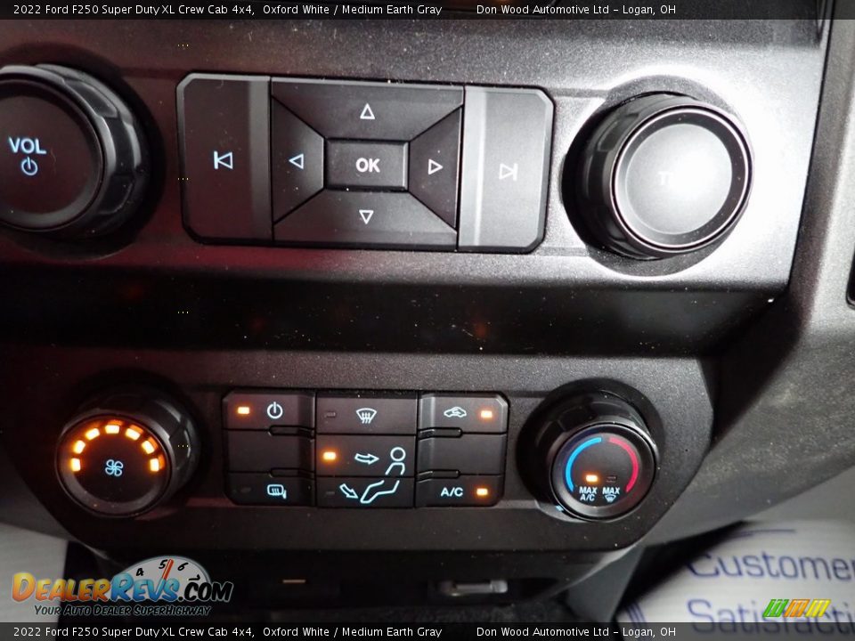 Controls of 2022 Ford F250 Super Duty XL Crew Cab 4x4 Photo #17