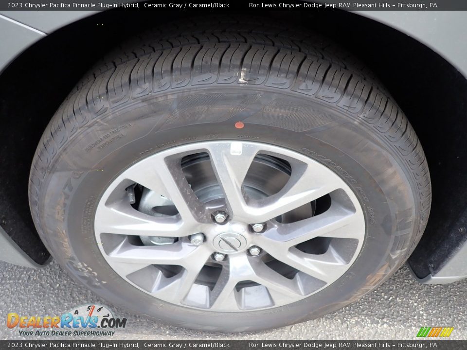 2023 Chrysler Pacifica Pinnacle Plug-In Hybrid Wheel Photo #10
