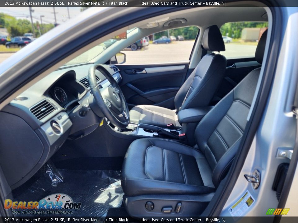 Front Seat of 2013 Volkswagen Passat 2.5L SE Photo #18