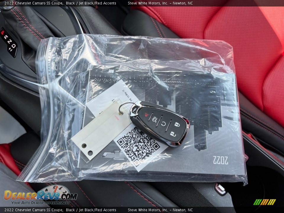 Keys of 2022 Chevrolet Camaro SS Coupe Photo #30