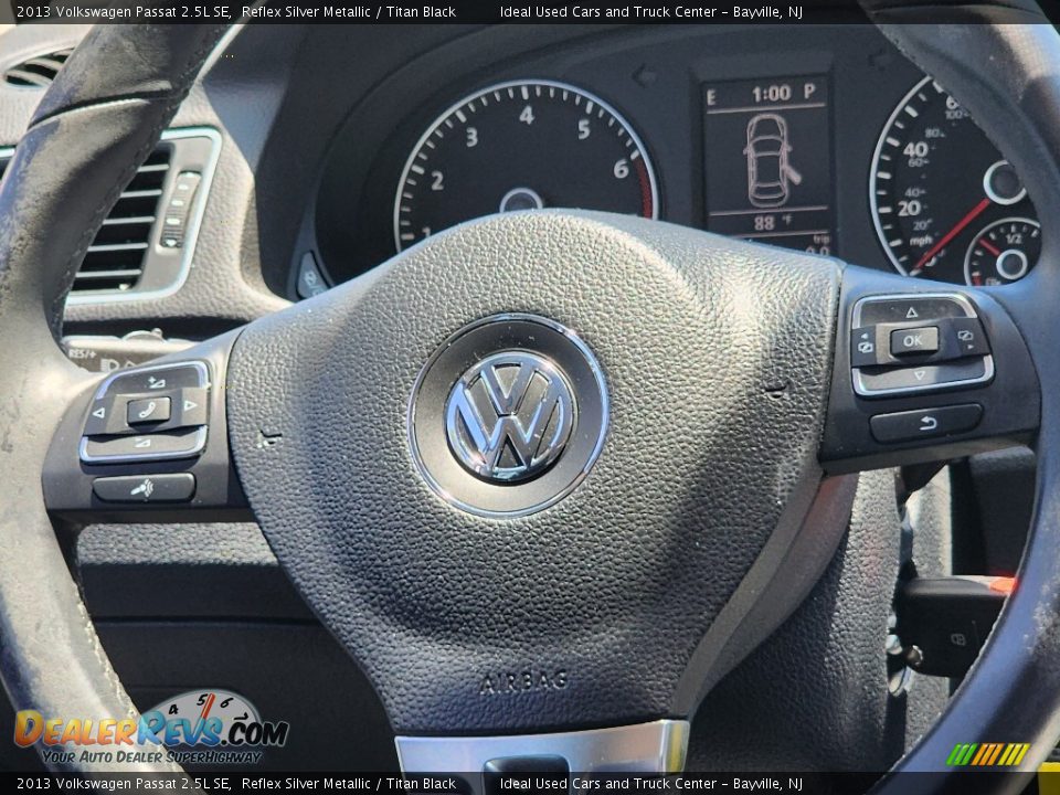2013 Volkswagen Passat 2.5L SE Steering Wheel Photo #25