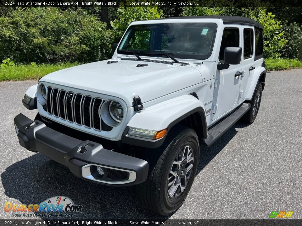 2024 Jeep Wrangler 4-Door Sahara 4x4 Bright White / Black Photo #2