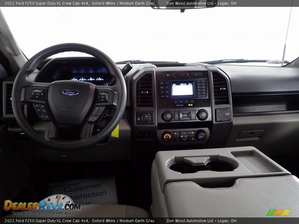 2022 Ford F250 Super Duty XL Crew Cab 4x4 Oxford White / Medium Earth Gray Photo #24