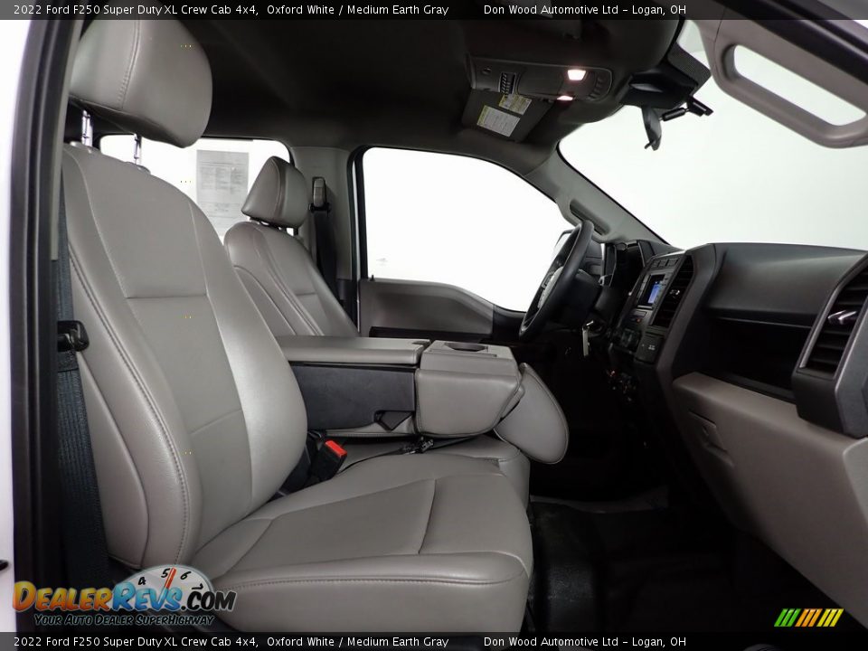 Front Seat of 2022 Ford F250 Super Duty XL Crew Cab 4x4 Photo #26