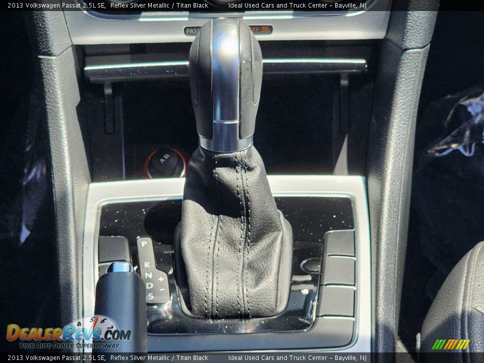 2013 Volkswagen Passat 2.5L SE Shifter Photo #27