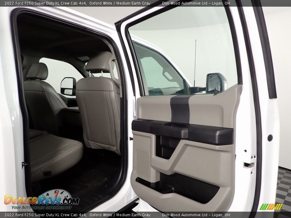 Door Panel of 2022 Ford F250 Super Duty XL Crew Cab 4x4 Photo #27