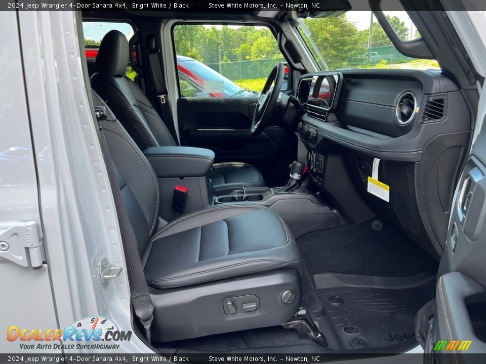 Front Seat of 2024 Jeep Wrangler 4-Door Sahara 4x4 Photo #19