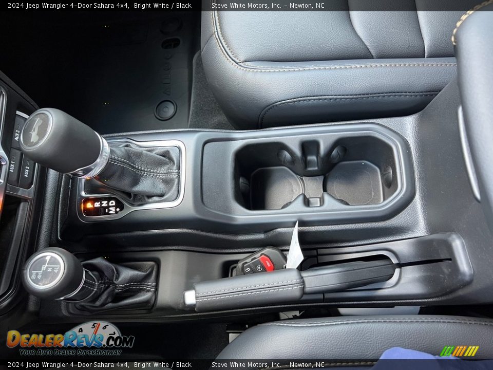 2024 Jeep Wrangler 4-Door Sahara 4x4 Shifter Photo #29