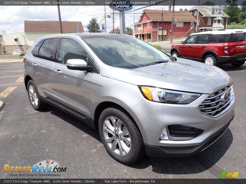 Front 3/4 View of 2023 Ford Edge Titanium AWD Photo #7