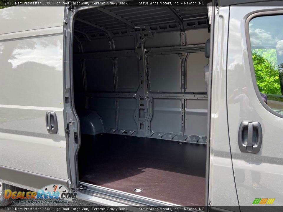 2023 Ram ProMaster 2500 High Roof Cargo Van Ceramic Gray / Black Photo #14