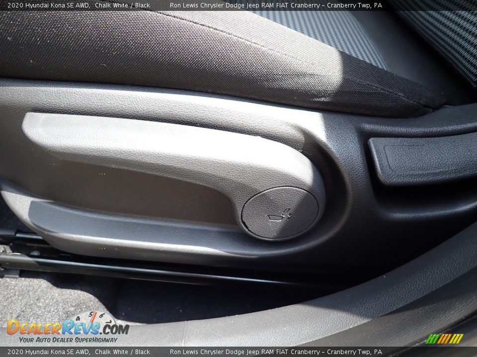 Front Seat of 2020 Hyundai Kona SE AWD Photo #14