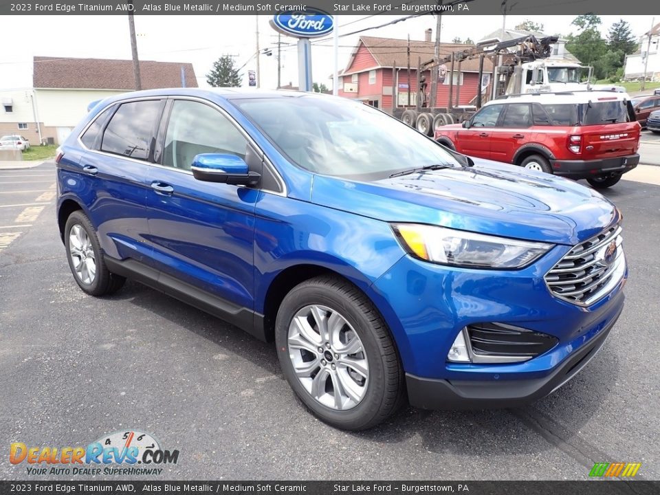 Front 3/4 View of 2023 Ford Edge Titanium AWD Photo #7