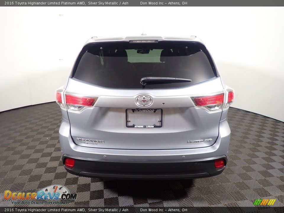 2016 Toyota Highlander Limited Platinum AWD Silver Sky Metallic / Ash Photo #13