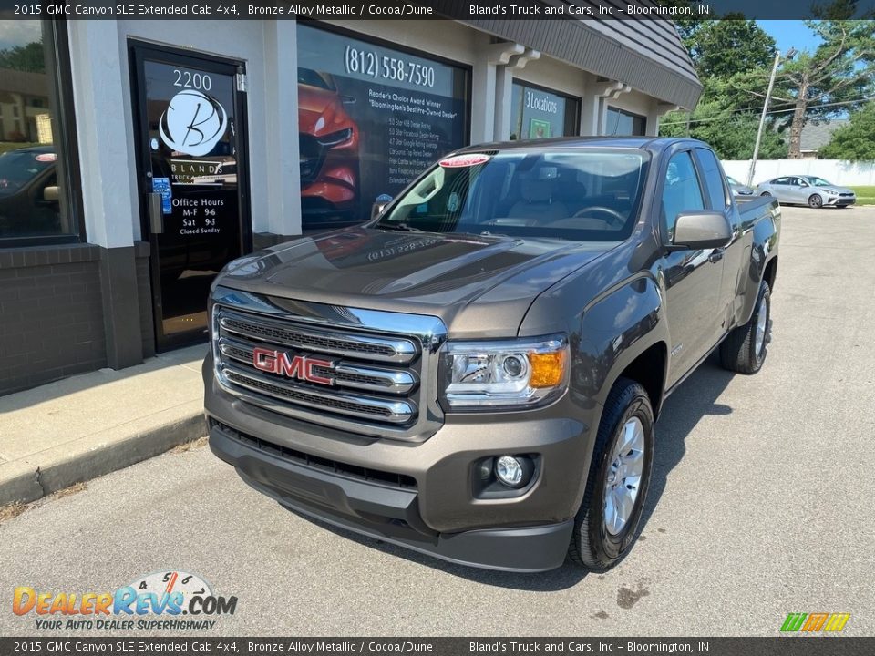 Front 3/4 View of 2015 GMC Canyon SLE Extended Cab 4x4 Photo #24