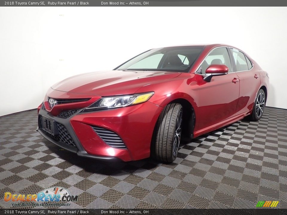 2018 Toyota Camry SE Ruby Flare Pearl / Black Photo #8