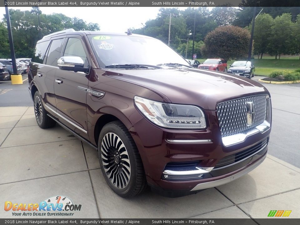 Front 3/4 View of 2018 Lincoln Navigator Black Label 4x4 Photo #8