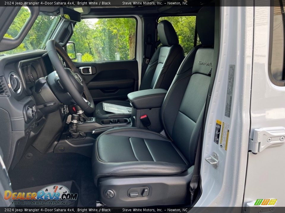 Front Seat of 2024 Jeep Wrangler 4-Door Sahara 4x4 Photo #11