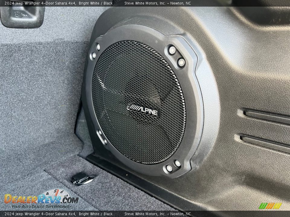 Audio System of 2024 Jeep Wrangler 4-Door Sahara 4x4 Photo #17