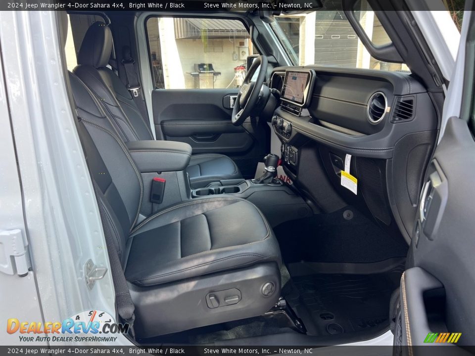 Front Seat of 2024 Jeep Wrangler 4-Door Sahara 4x4 Photo #19