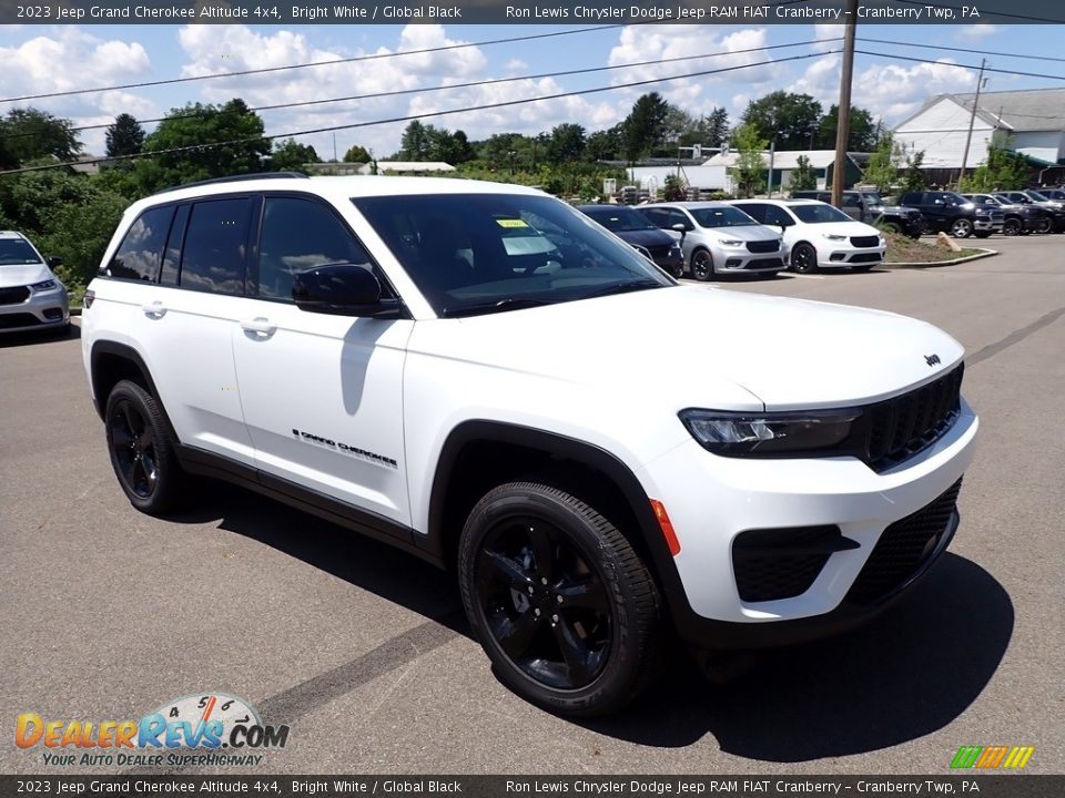 2023 Jeep Grand Cherokee Altitude 4x4 Bright White / Global Black Photo #7