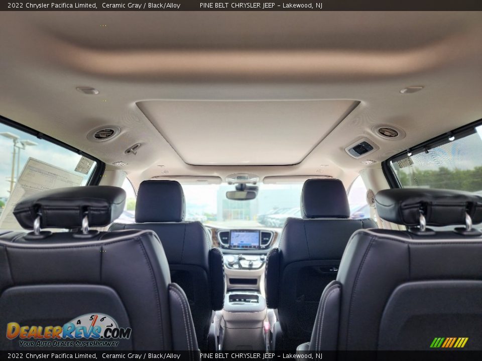Sunroof of 2022 Chrysler Pacifica Limited Photo #13
