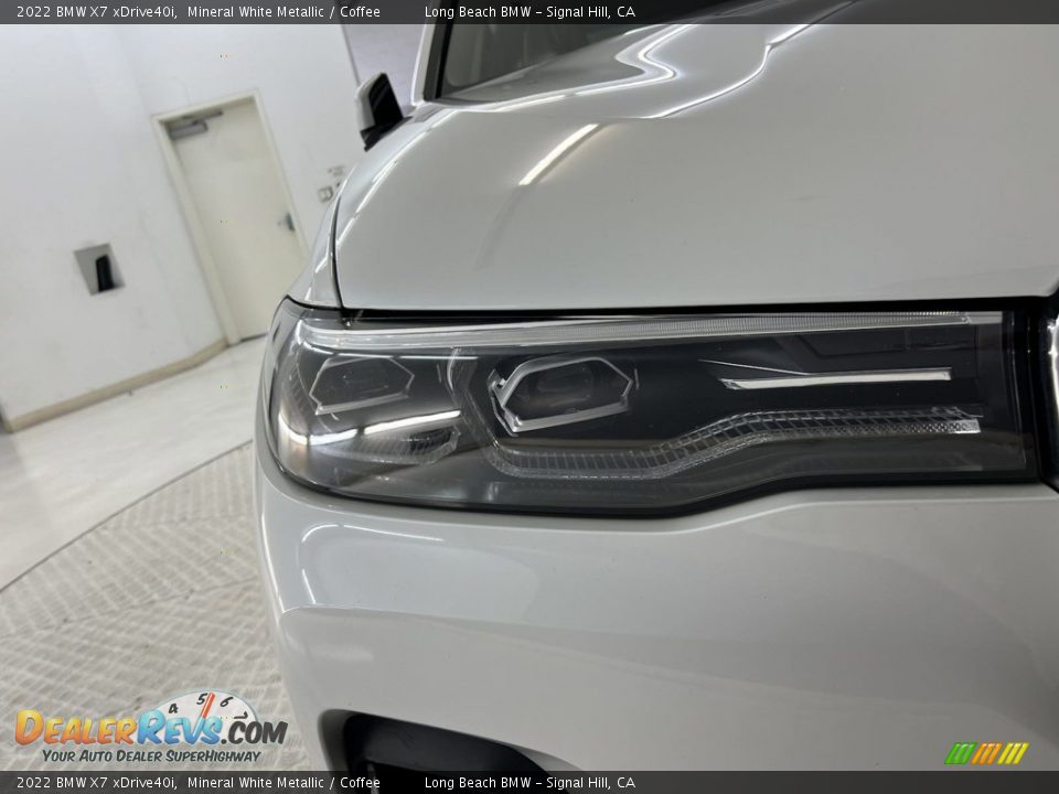 2022 BMW X7 xDrive40i Mineral White Metallic / Coffee Photo #8
