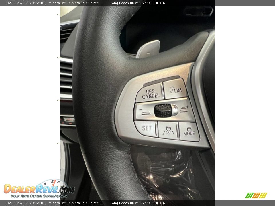 2022 BMW X7 xDrive40i Steering Wheel Photo #27