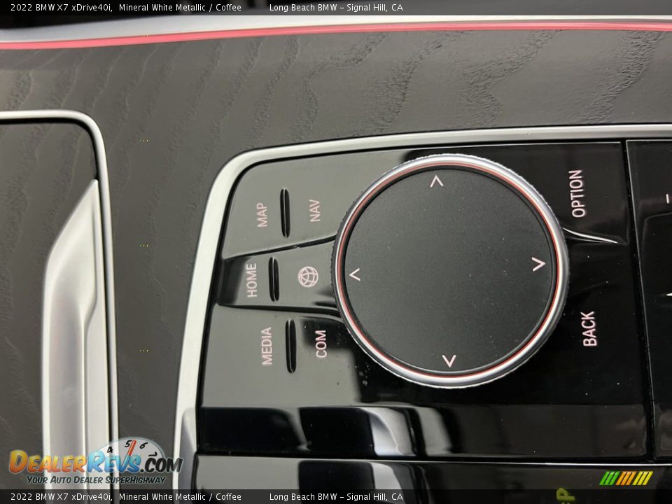 Controls of 2022 BMW X7 xDrive40i Photo #30